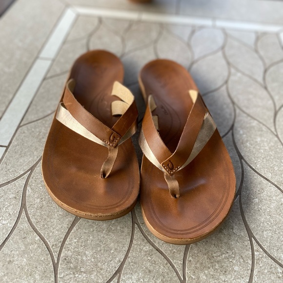 OluKai sandals - Like New (never worn outside) - Picture 2 of 6